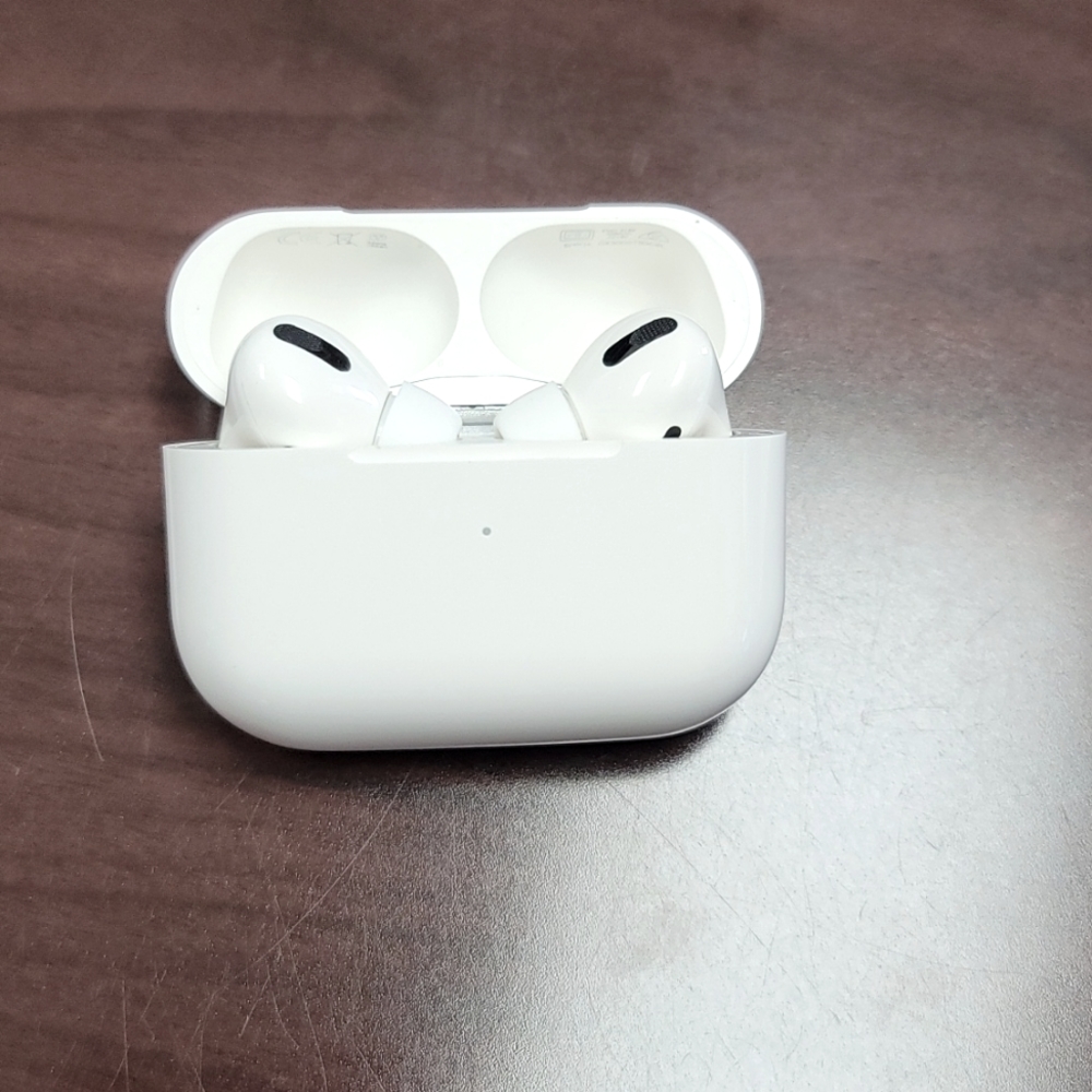 Apple Airpod Pro and case